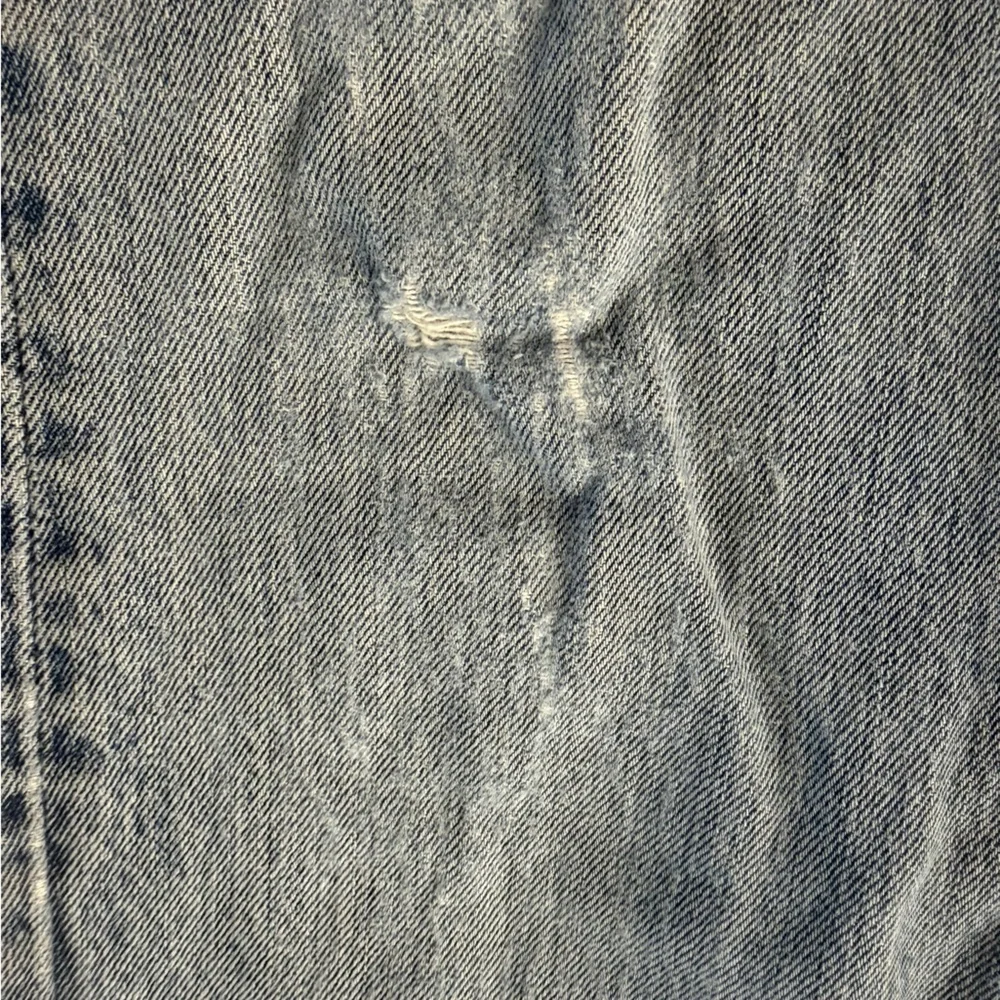 Levi’s 501 Light Wash Distressed Jeans Men’s W35 L32
